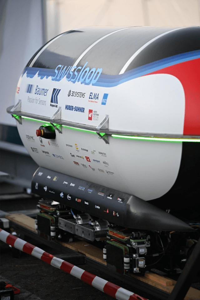 Swissloop’s 2026 pod and track system